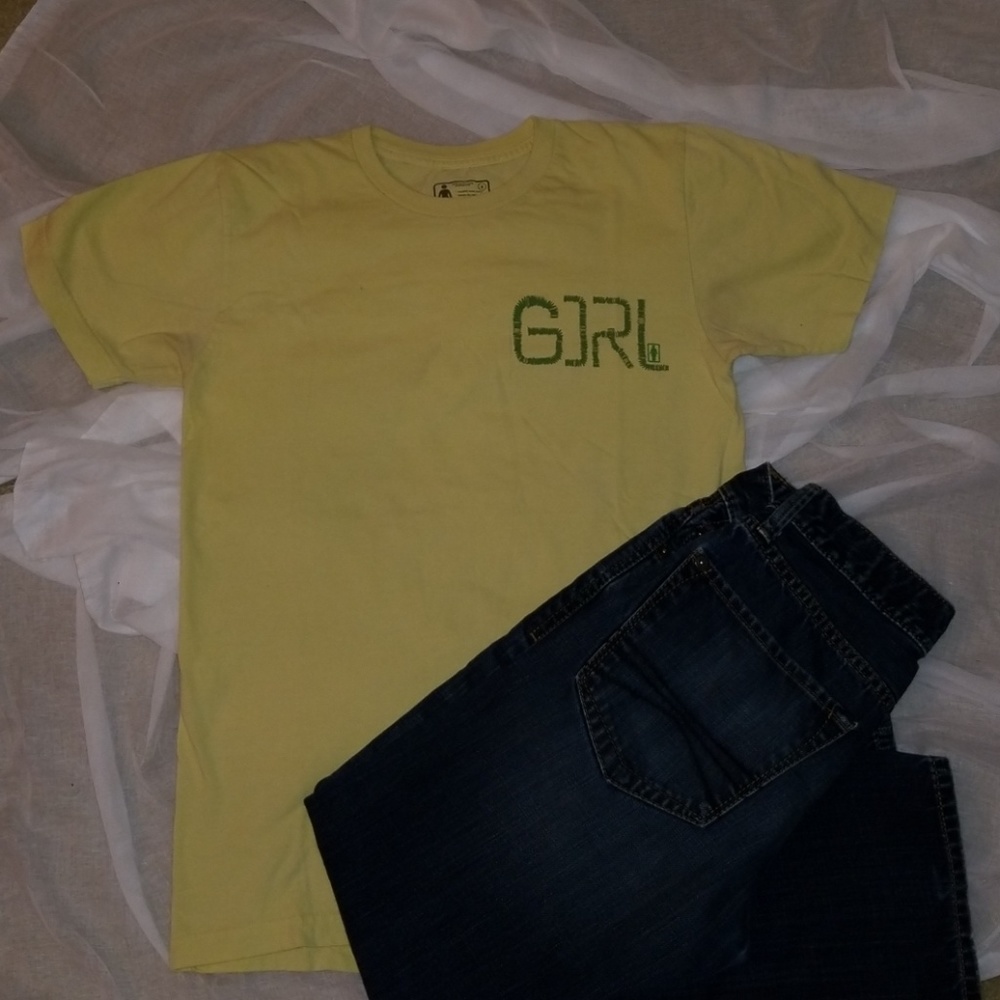 Graphic tee
